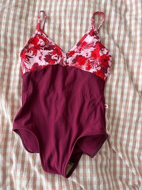 Yumiko Daria Floral Bust cranberry colored leotard size M